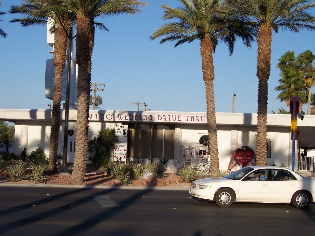 Las Vegas: Wedding Chapel Drive Thru