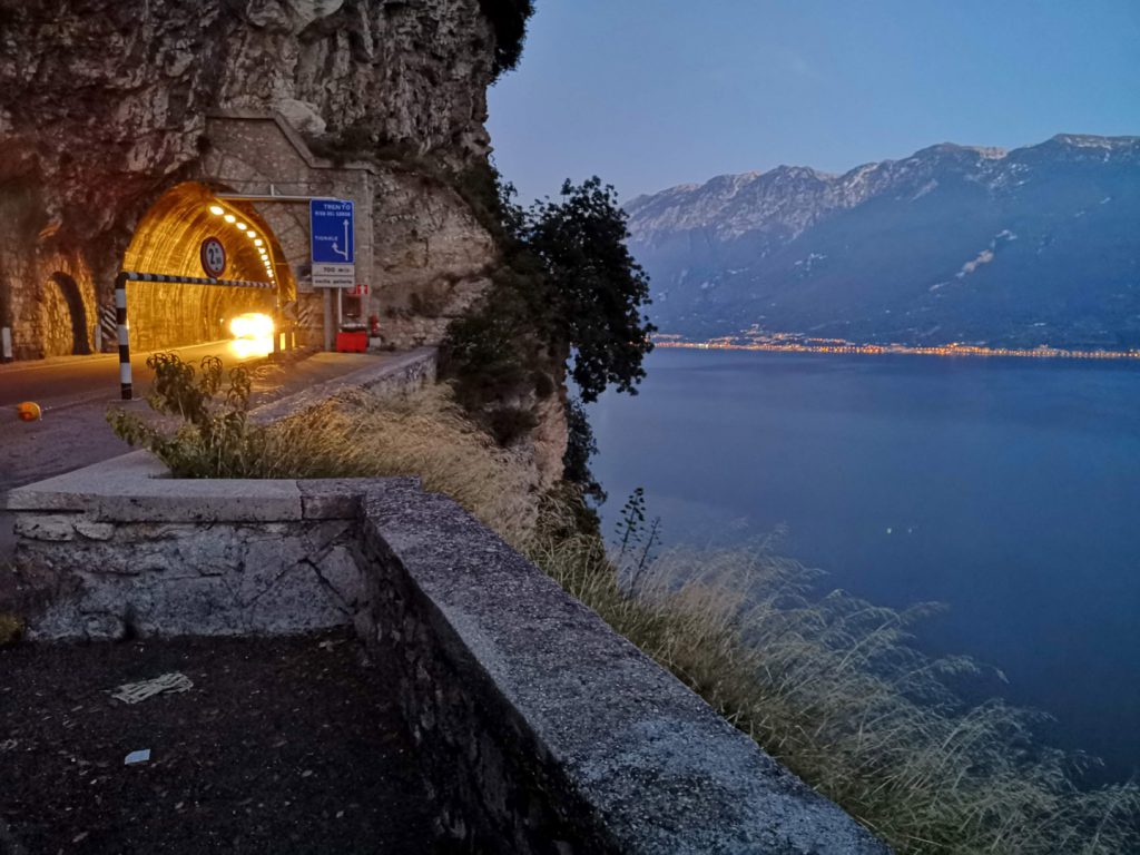 Gardasee in der blauen Stunde