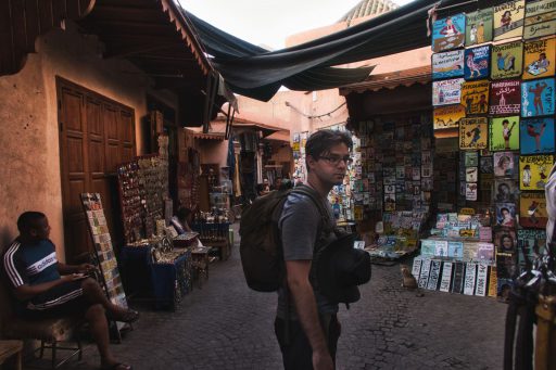 Pierre in den Souks von Marrakesch