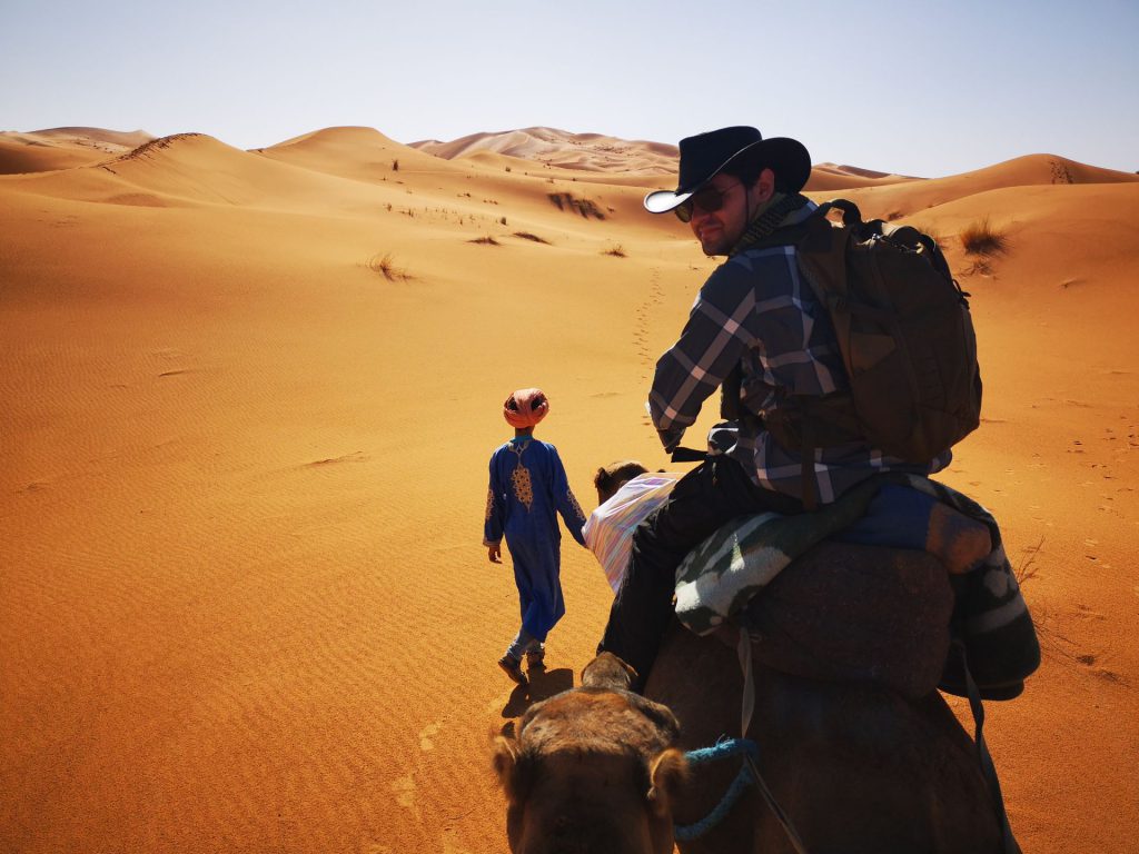 Pierre auf dem Dromedar in Erg Chebbi