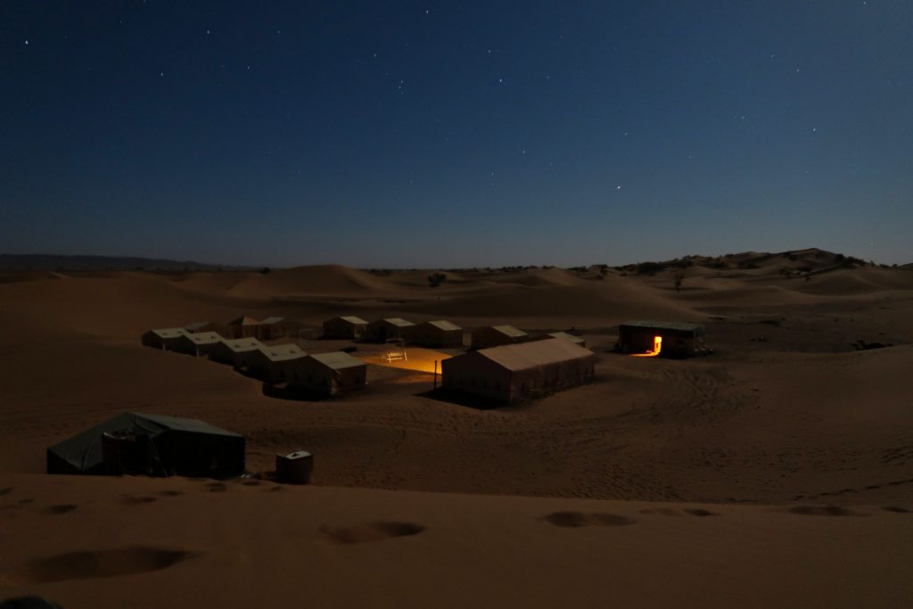 Unser Wüstencamp in der Zagora-Wüste in der Dunkelheit