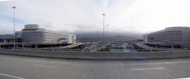 Endlich angekommen - erster Blick auf das wolkenverhangene Kalifornien! Panorama vor dem Terminal von San Francisco International Airport