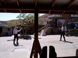 Zieh! Gestellte Schießerei